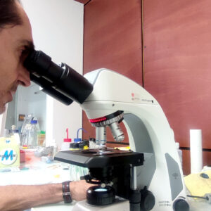 Microscope